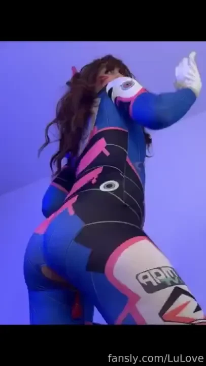 Pussy looks out sexytiktok overwatch bigass bigbutt gamer cosplay 