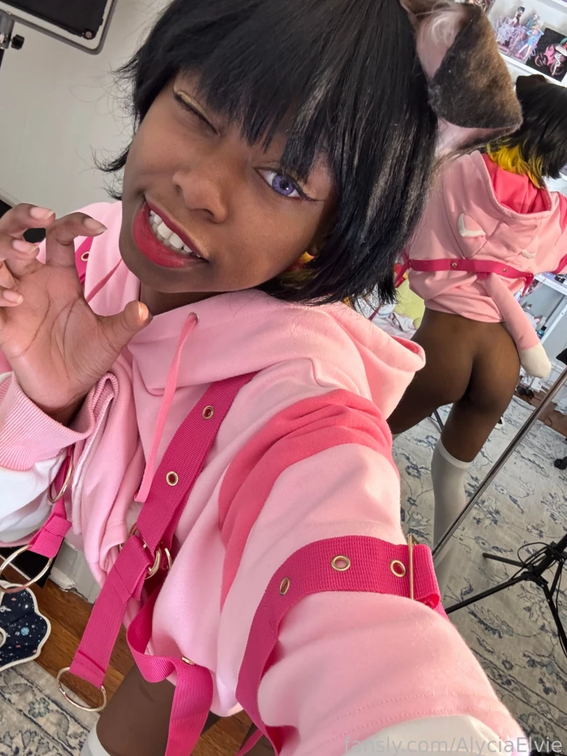 Gloves that came with the umbrella i ordered for the rainy season and 