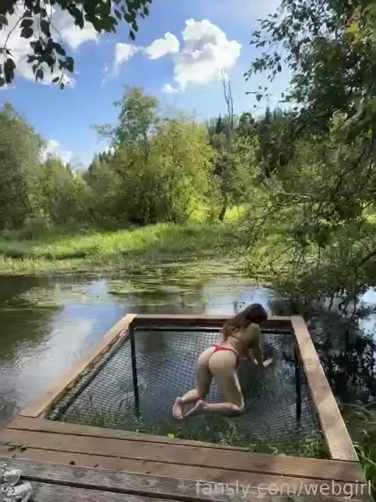 Beautiful view outdoor teen ass cutegirl 