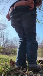 It s getting warmer which means nature calls me outside pee mombod