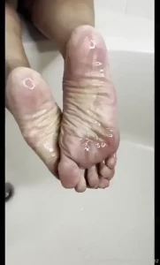 Do you love oily soles close up do you love oily soles rubbing