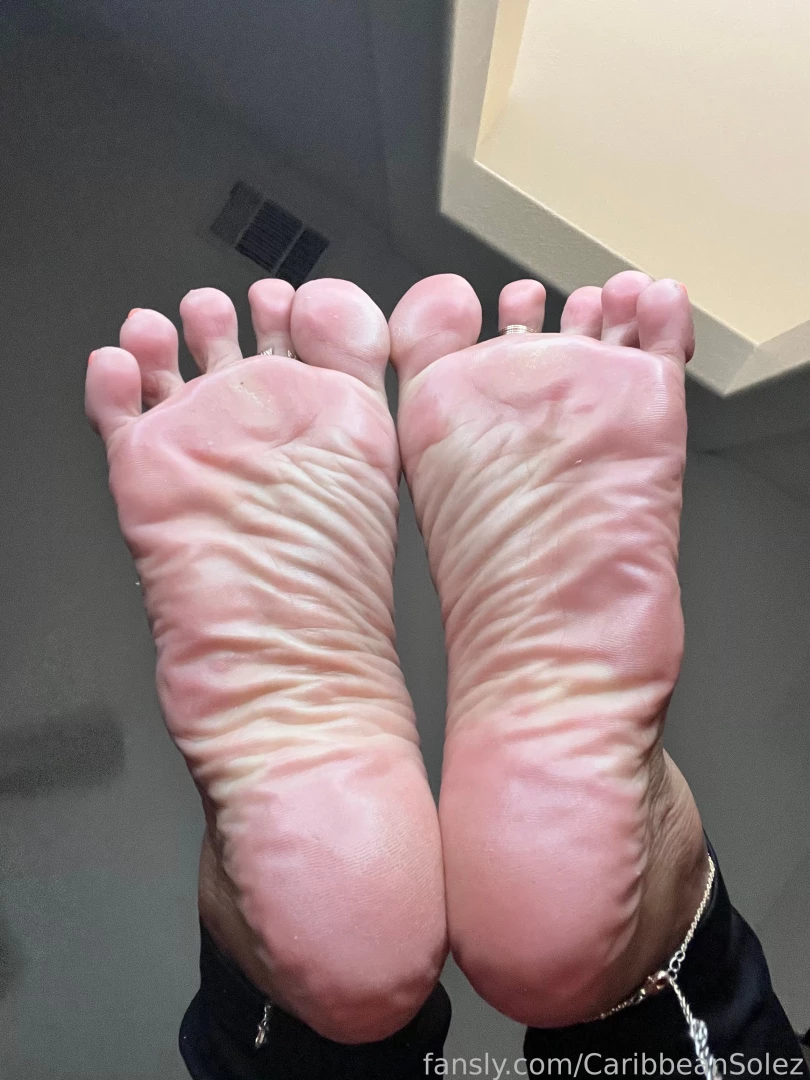 Leggings and wrinkled soles for your enjoyment part 3 