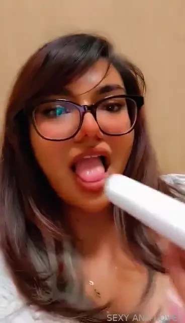 Come see me get naughty at work couple naughty clips while at work 