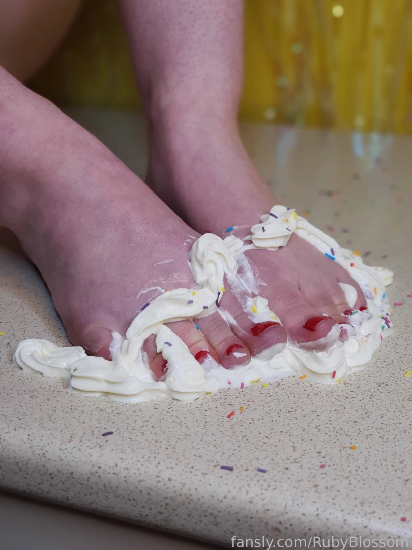 Whipped cream sprinkles and a destroyed cupcake part 1 