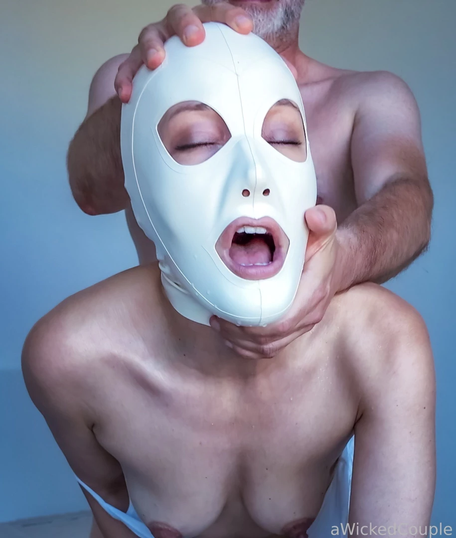 You know when i look like this his cock is buried in my ass latex eyes part 1 