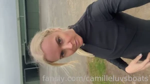 Turn your phone sideways so you can look at my ass horsegirl