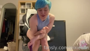 Solo vid - new toy the infamous snail vibrator also first time cumming