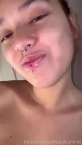 Me and elle give each other a full body tour it gets us so horny to