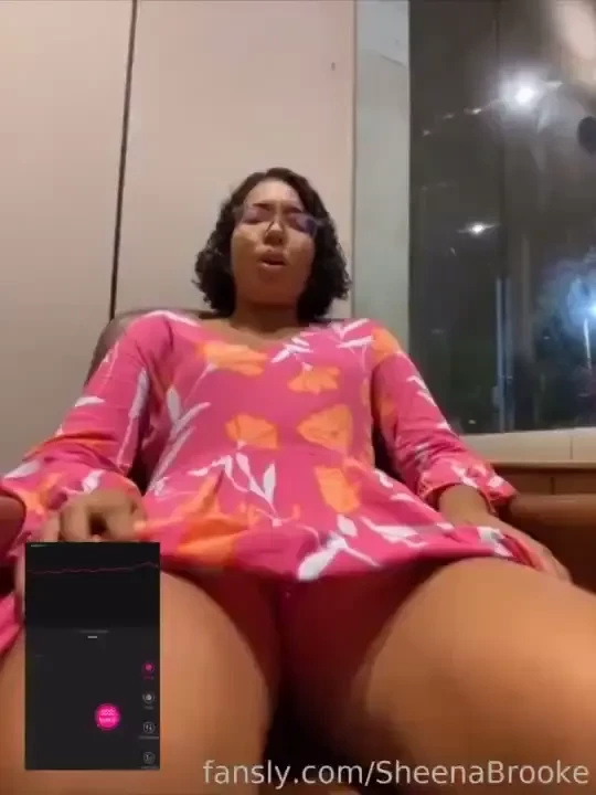 Love being risky and naughty at starbucks coffee shop - who wants to 