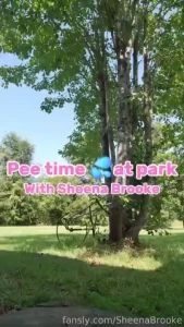 Pee alert almost caught at park publicpee pee piss pissing peeing