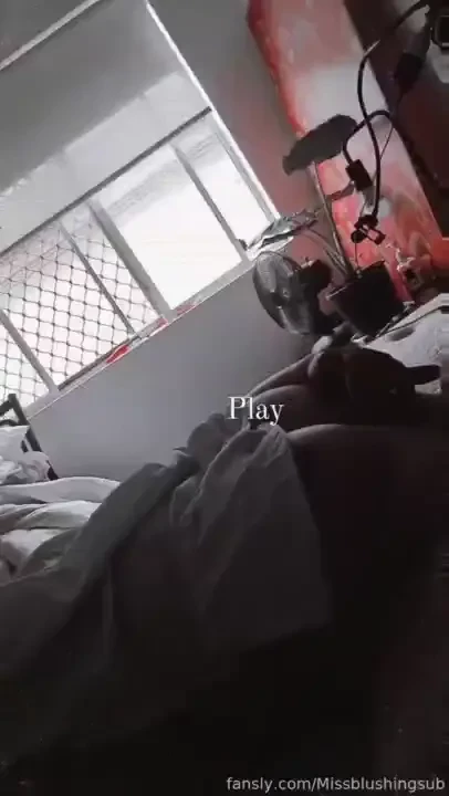 Nap queen always looking for that big spoon energy 