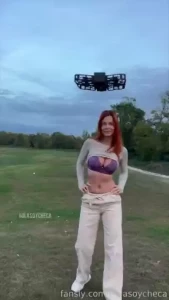 I got myself a new toy heheh and its fuuuuun i love flashing my boobs