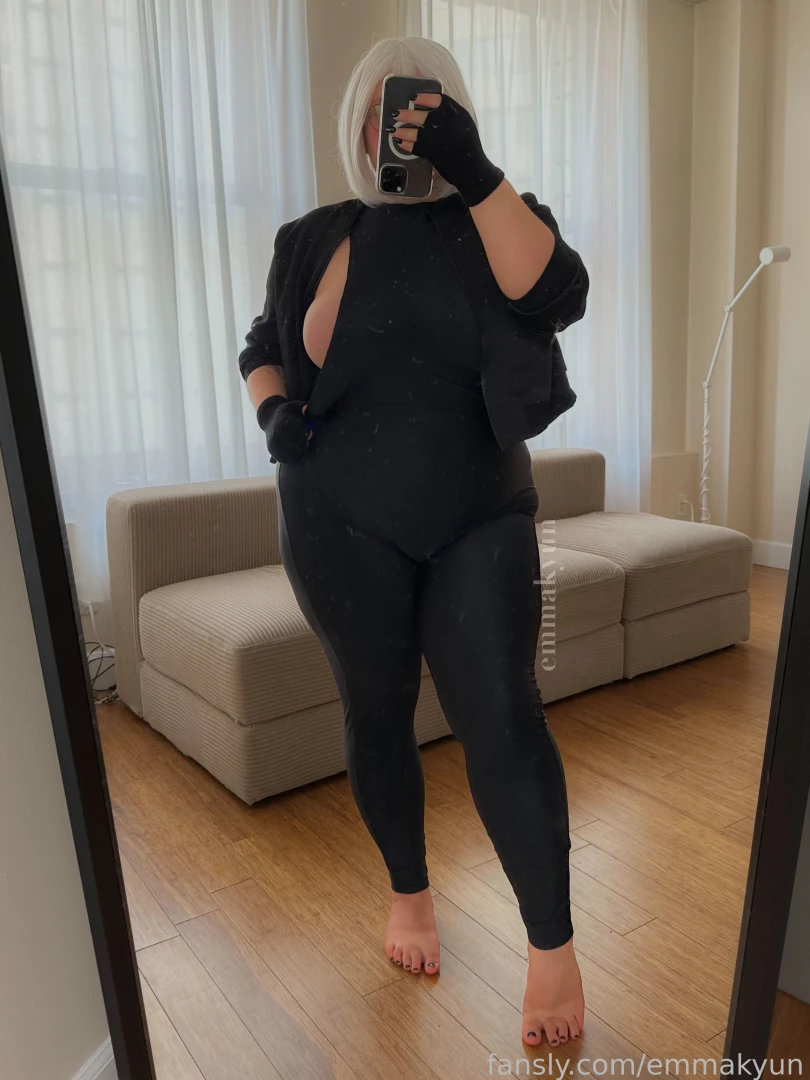 I cosplayed miss hazard from waifusplit on twitter i ve been wanting 