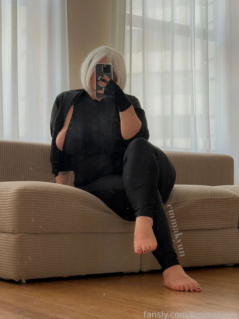 I cosplayed miss hazard from waifusplit on twitter i ve been wanting part 1 