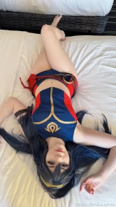 I think this pose is so flattering lucina cosplay