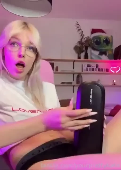 Amazing cumshot with my favorite masturbator i hadn t cum for about 4 