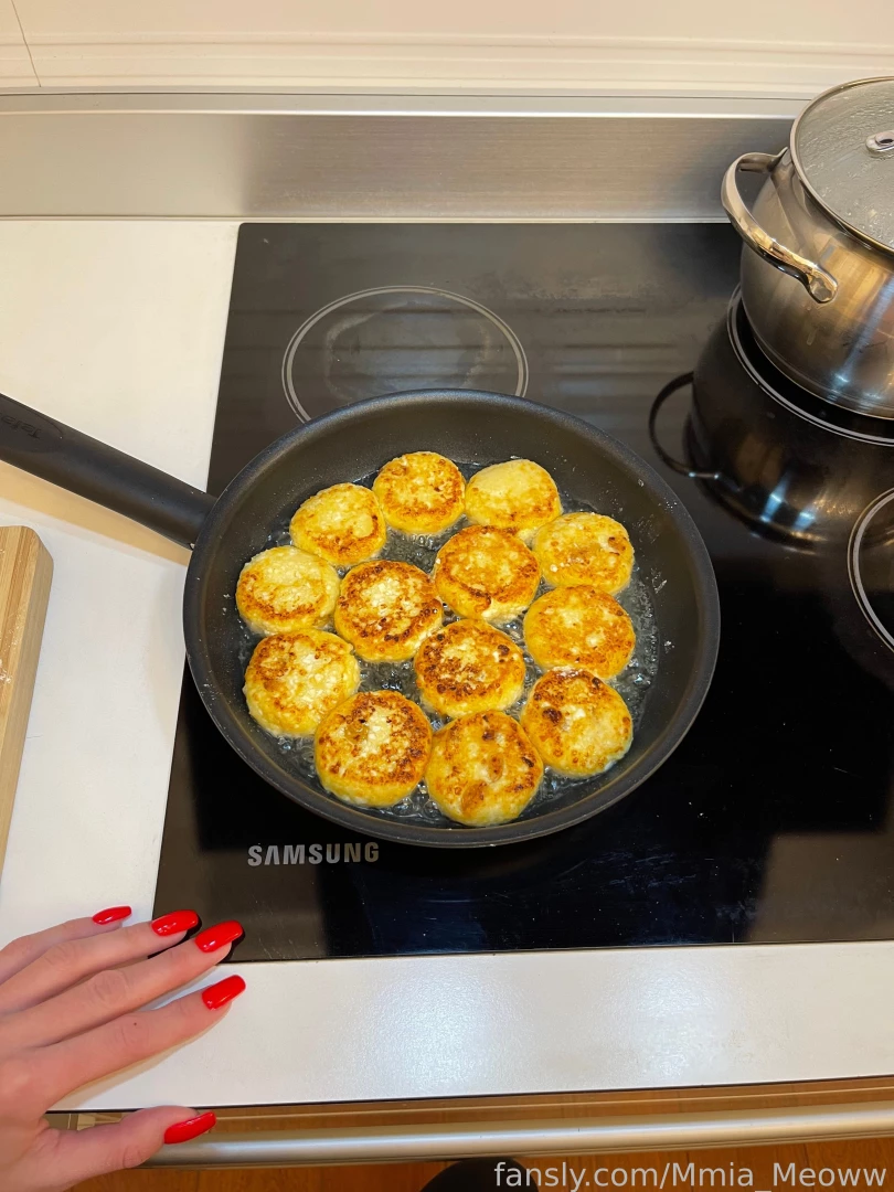 This morning i started by making breakfast my favorite dish is part 1 