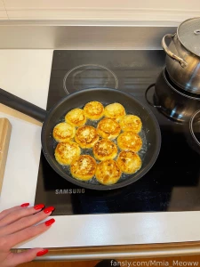 This morning i started by making breakfast my favorite dish is part 1