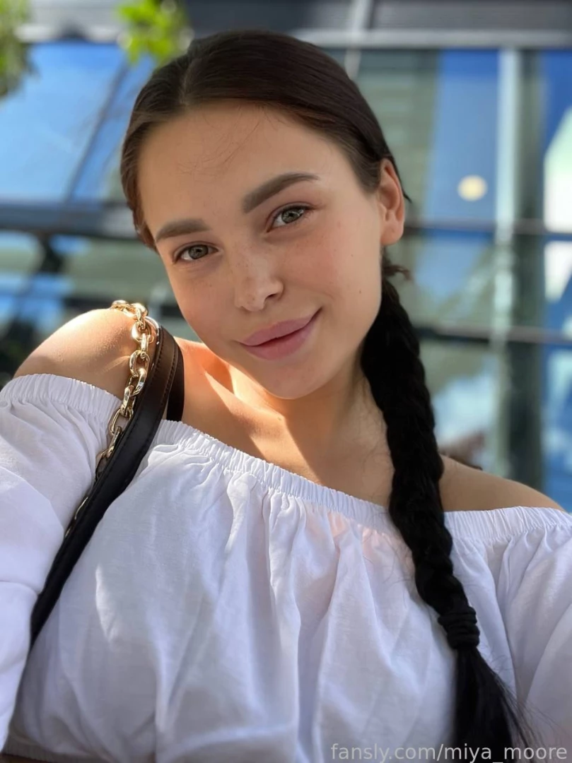 Sunny mornings always fill me with energy and joy as if every ray of 