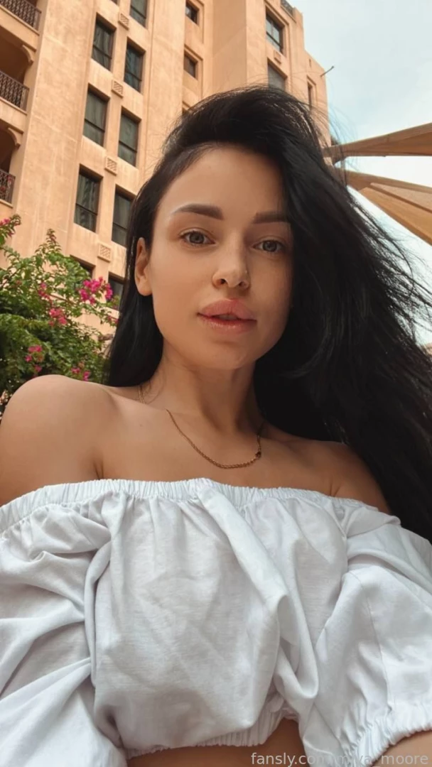 The morning began with the gentle touch of the sun s rays awakening in 