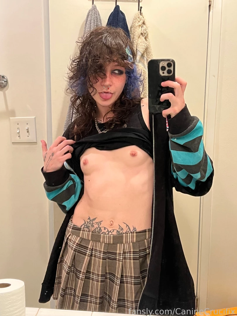 Getting ready for raethehater s twitch stream see ya there p emo furry part 1 