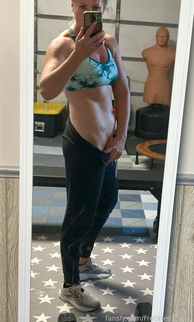 Good evening everyone i got my workout in today did you hip thrusters 