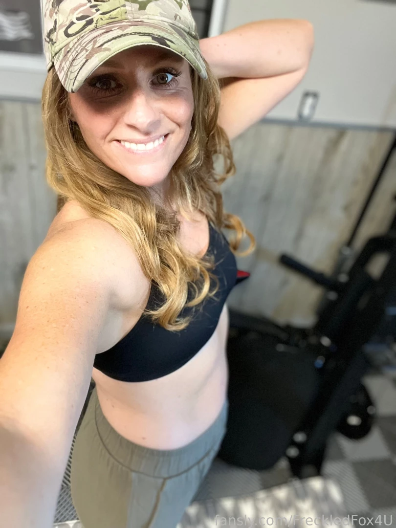 Good evening it was a busy monday but i snapped some quick workout part 1 