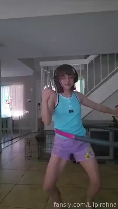 Do u like this song fyp dance cute kawaii young teen glasses egirl 
