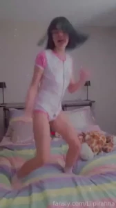 Goodmorning soooo i made the bed but now i think i have to remake it