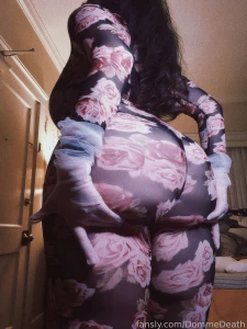 Come lay amongst the roses