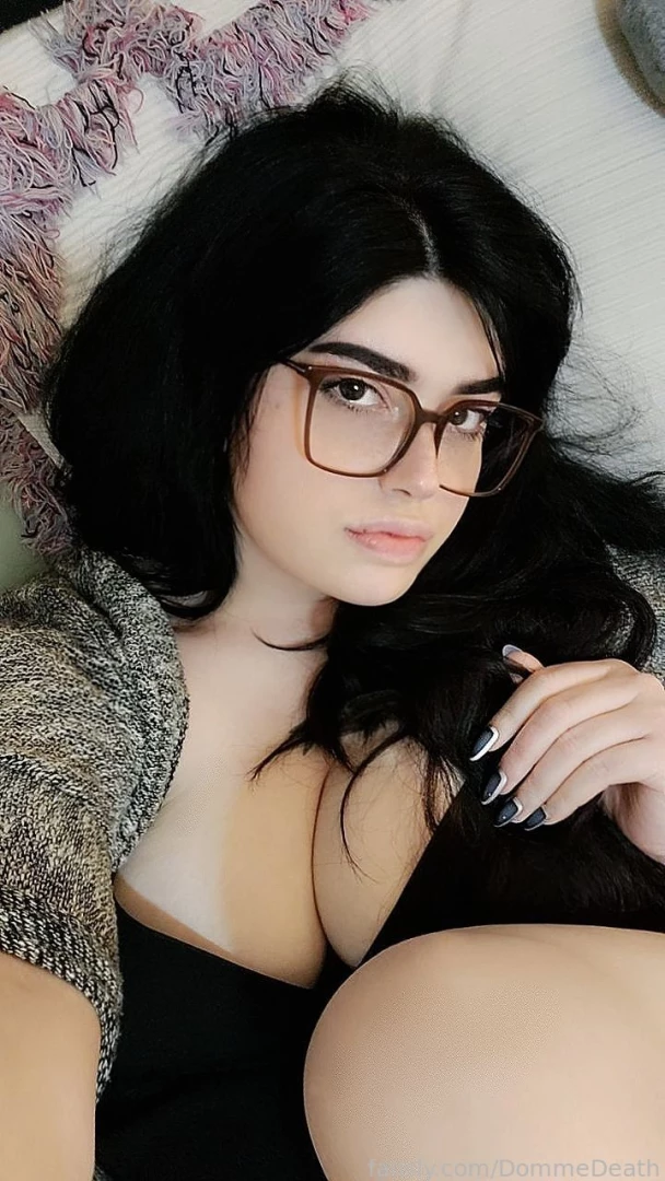 Compliment my new nails part 1 