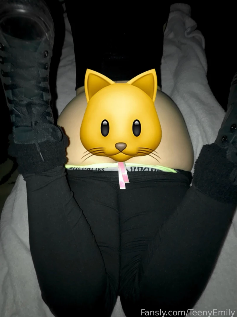 My preferred way of texting 19 college teen shoes leggings part 2 