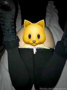 My preferred way of texting 19 college teen shoes leggings part 2