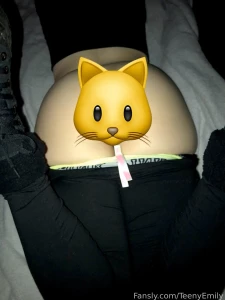 My preferred way of texting 19 college teen shoes leggings