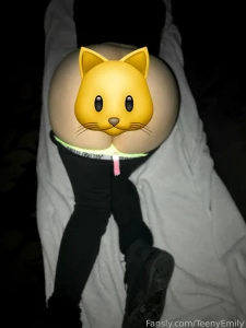 My preferred way of texting 19 college teen shoes leggings part 1