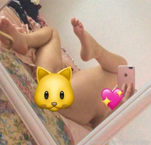 Legs up 19 college teen mirror pussy part 1