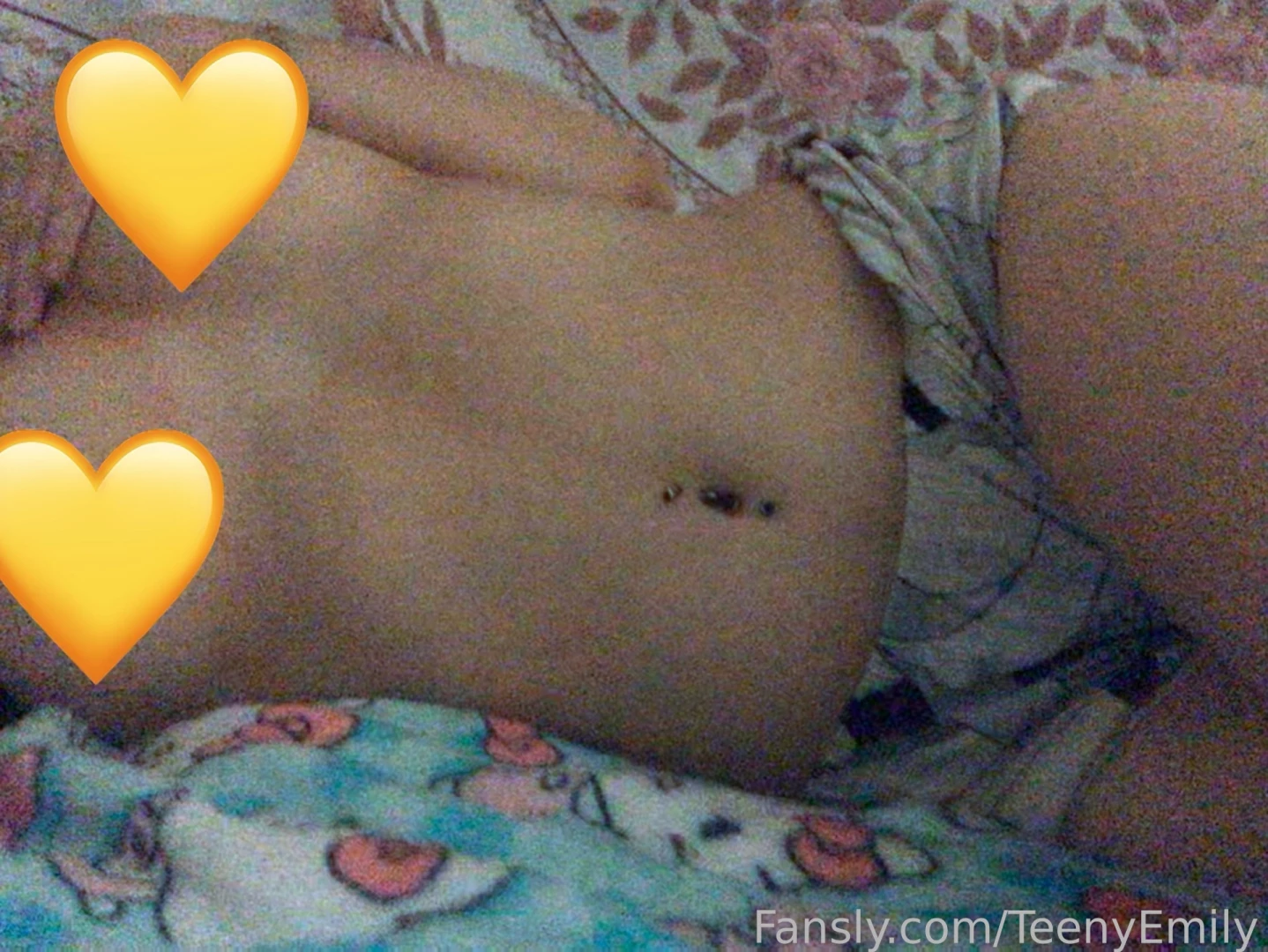 Gn 18 19 college teen selfie 