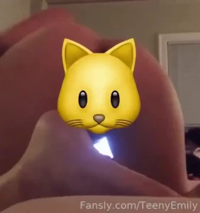 Spreading my pussy dm me for the gif 18 19 college teen pussy