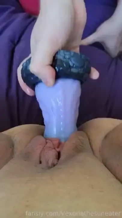 Hey darlings remember during last stream when you bought me a toy and 
