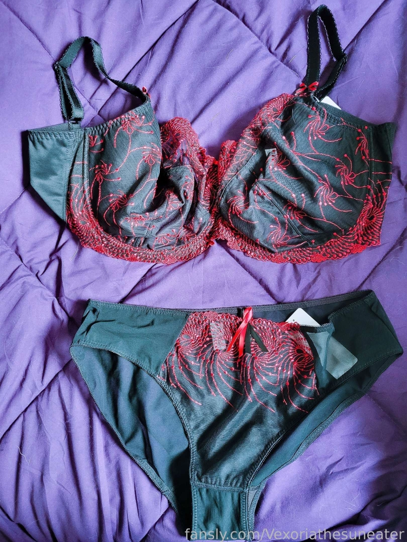I need your opinion my loves what set would you like to see me in for 