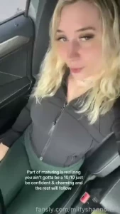 Blonde greeneyes thighs belly hairy pee piss thick curvy chubby