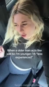 Lols curvy thick thighs cameltoe brat pee piss hairy bush leggings