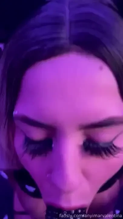 Cual es la mejor pose yo arrodillada con tu verga puesta en mis ricos 