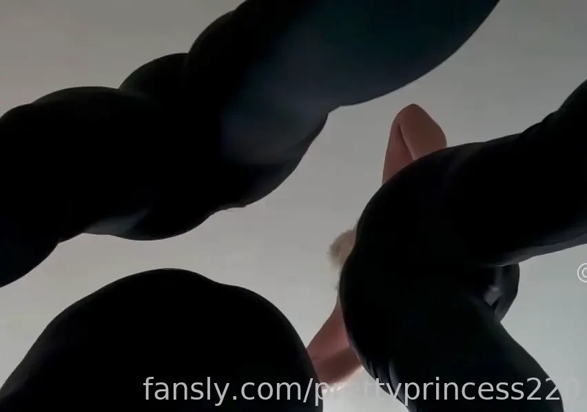 3 models white many farts 