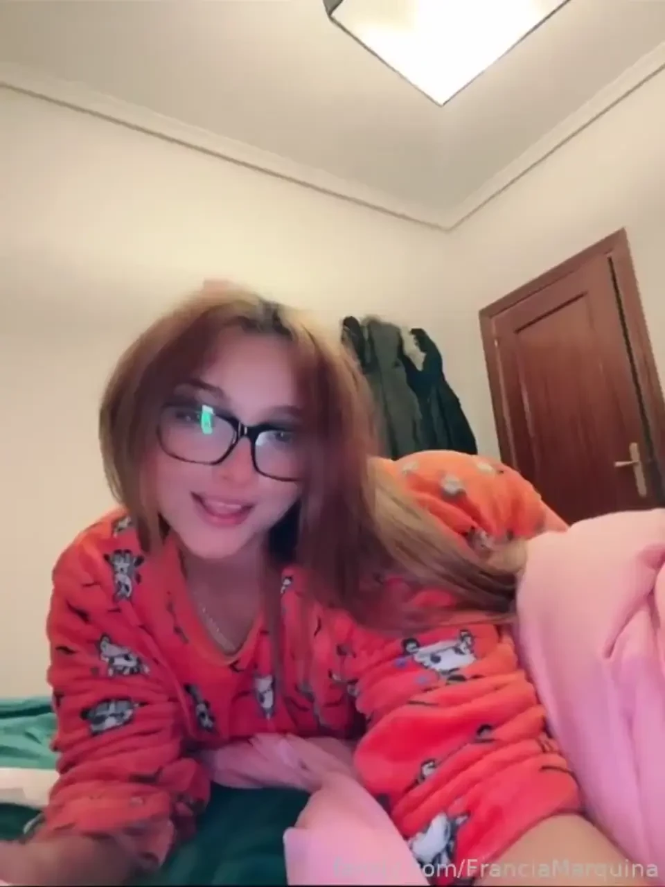 I want to see how naughty she is today double spanish videocall pussy 
