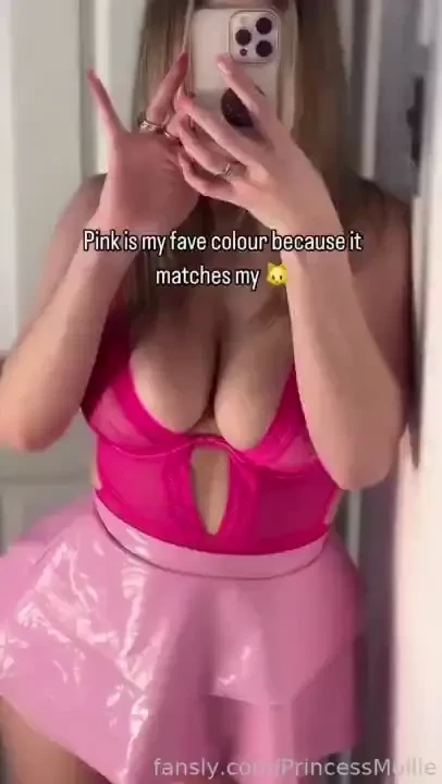 Wanna make pink your fave colour too fyp british english bigboobs 