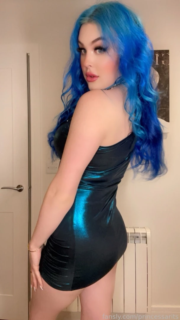 I feel so cute in this dress do you agree 