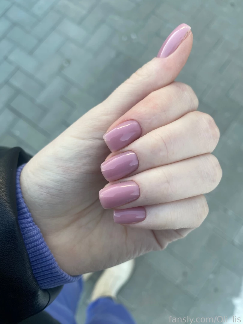 How do you like my new manicure do you like short or long nails 
