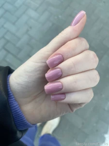 How do you like my new manicure do you like short or long nails