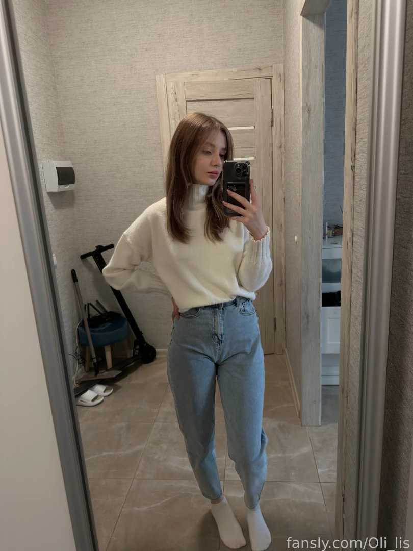 Hello it s a new day felix is grumpy with me today but i don t know 